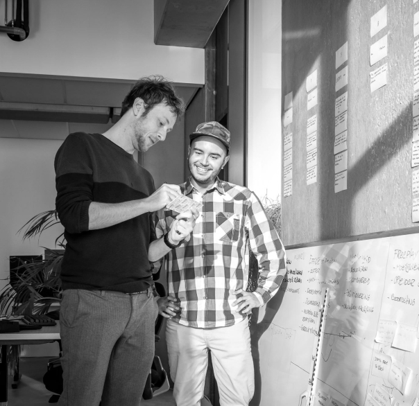 Afbeelding van personen die samenwerken